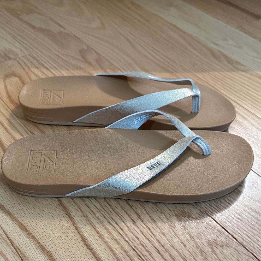 Reef Metallic golden and Tan Sandals
